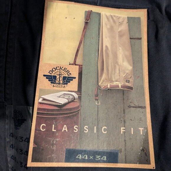 DOCKERS Classic Fit Strait Leg Pleated Dark Blue Size 44-34 NWT - Picture 2 of 5